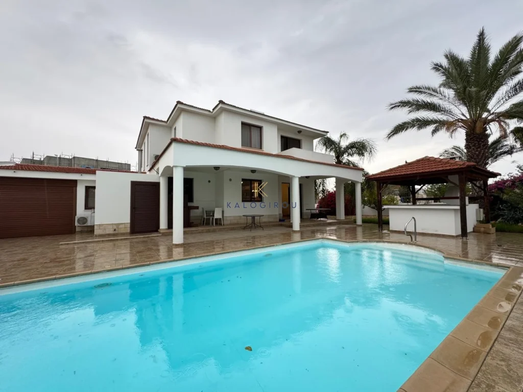 5 Bedroom House for Sale in Oroklini, Larnaca District