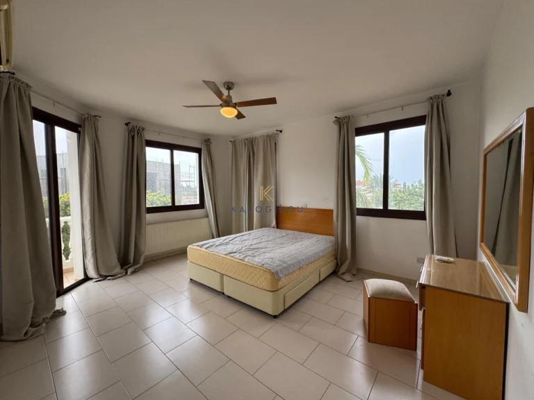 5 Bedroom House for Sale in Oroklini, Larnaca District