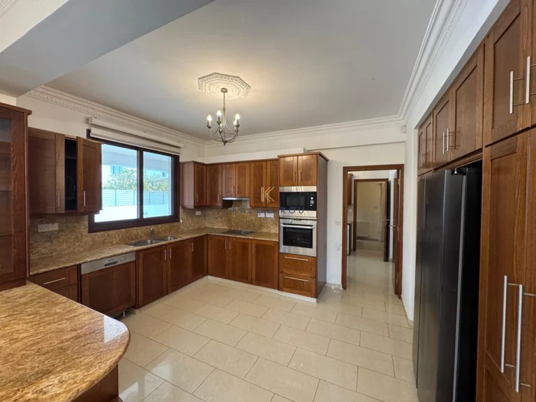 5 Bedroom House for Sale in Oroklini, Larnaca District
