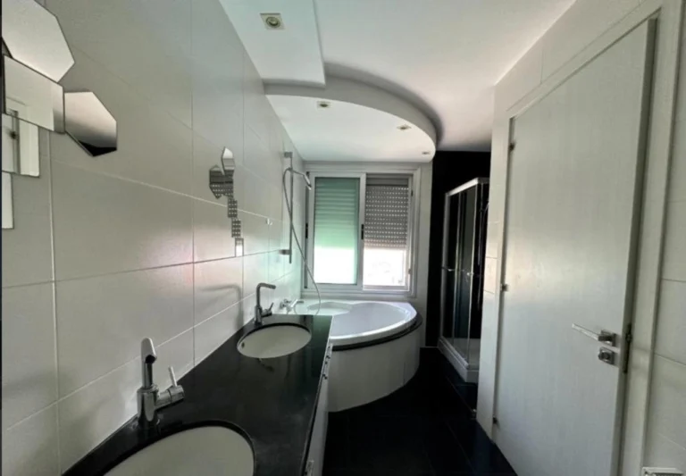 5 Bedroom House for Sale in Limassol – Mesa Geitonia