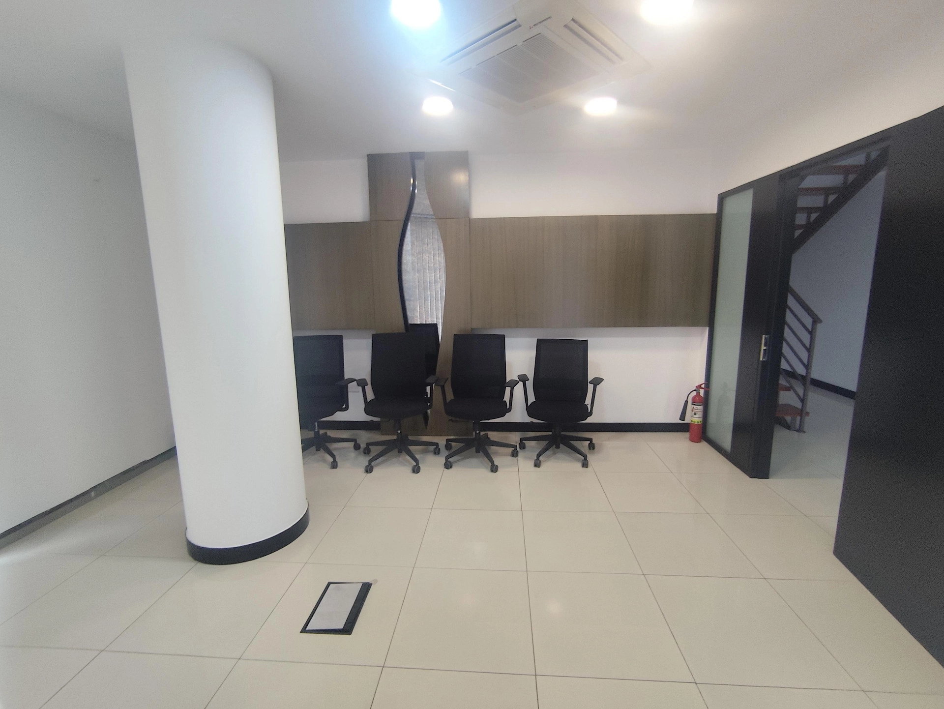 326m² Office for Rent in Limassol – Mesa Geitonia