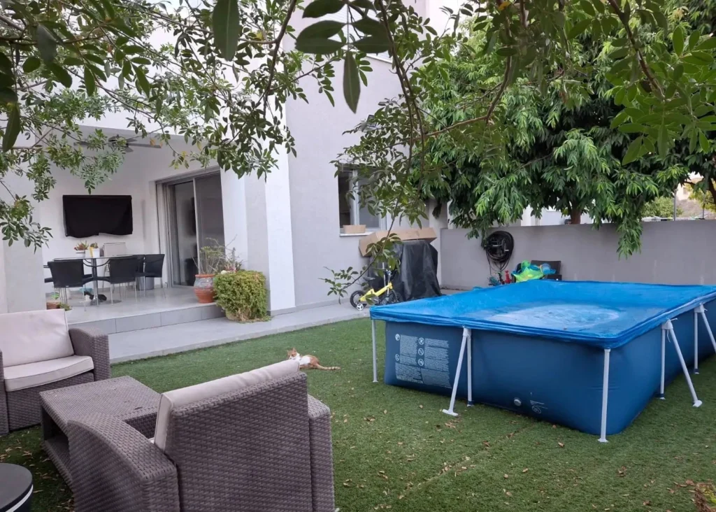 3 Bedroom House for Sale in Limassol – Mesa Geitonia