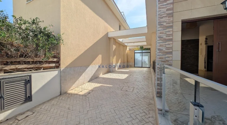 3 Bedroom House for Sale in Oroklini, Larnaca District