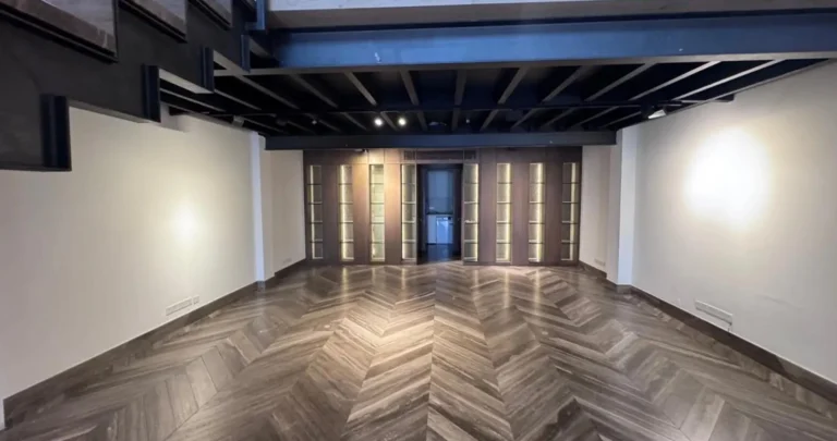 290m² Office for Rent