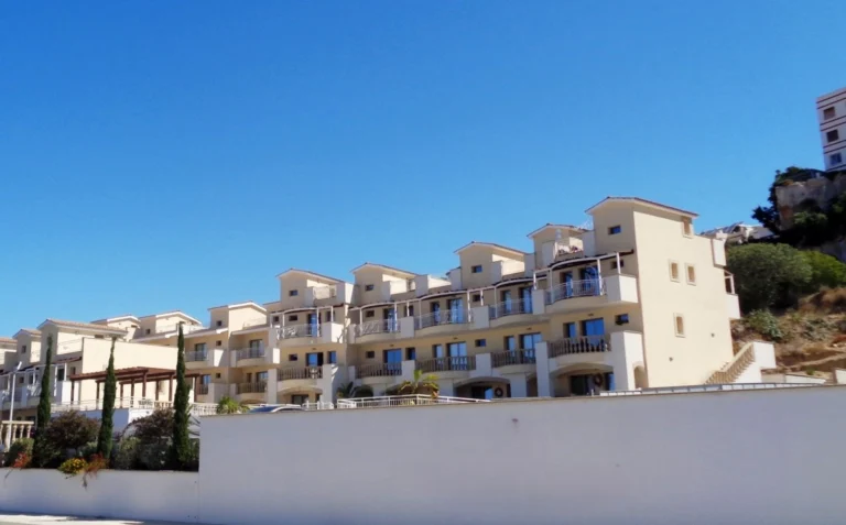 2 Bedroom Apartment for Sale in Paphos – Universal