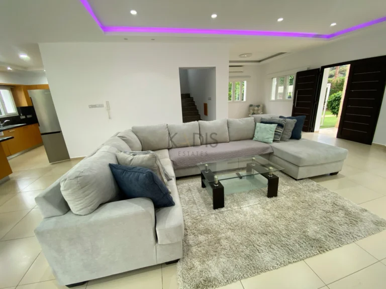 5 Bedroom House for Rent in Agios Tychonas, Limassol District