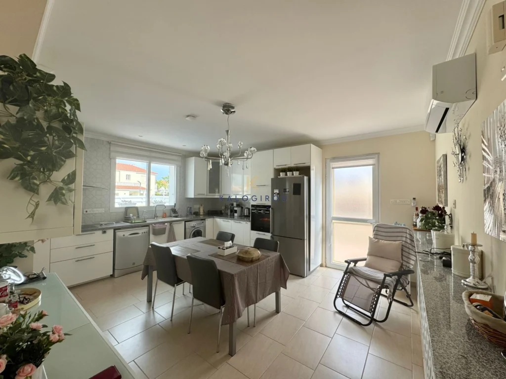 4 Bedroom House for Sale in Pervolia Larnacas