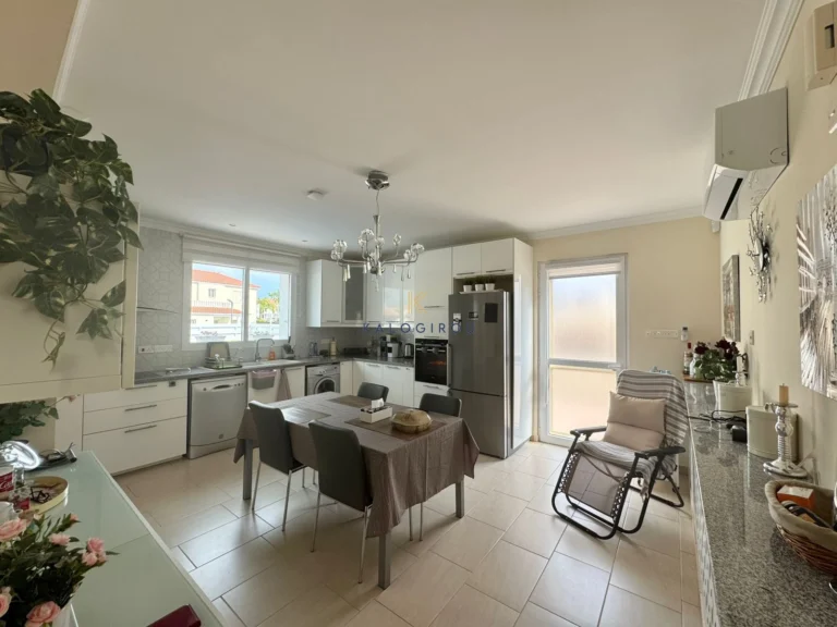 Cheap Houses and Villas for Sale Larnaca up to 800000 euro