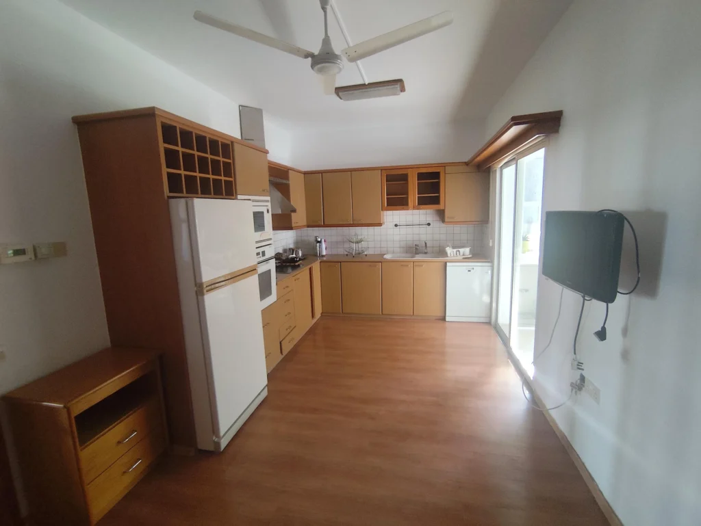 140m² Office for Rent in Limassol District