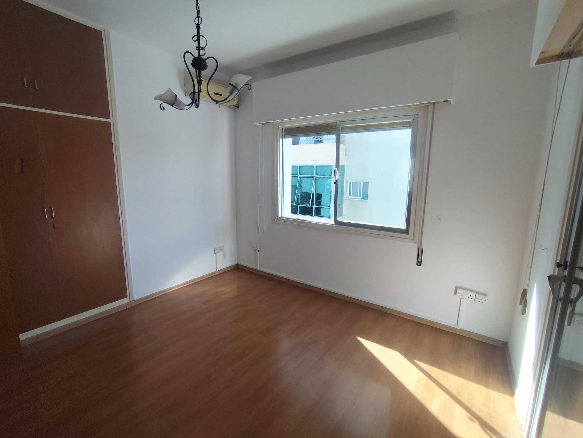 140m² Office for Rent in Limassol District