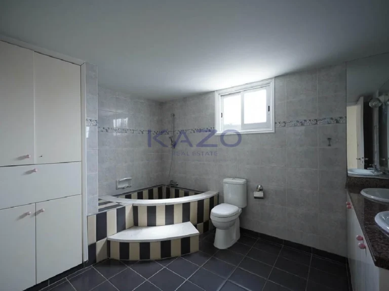 5 Bedroom House for Sale in Palaiometocho, Nicosia District