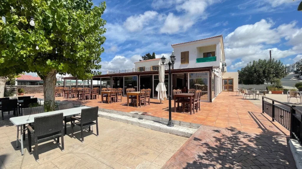 500m² Commercial for Sale in Chlorakas, Paphos District